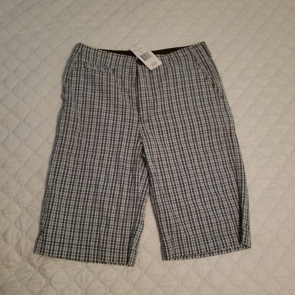 Mens Brand New Guess Shorts size 33